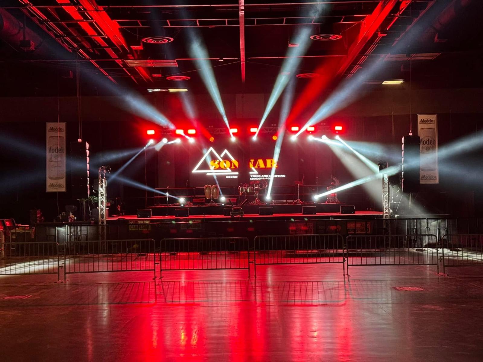 Pantalla LED en evento nocturno